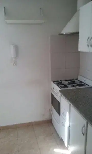 Depto monoambiente en Caseros zona Centro. Apto Profesional 2