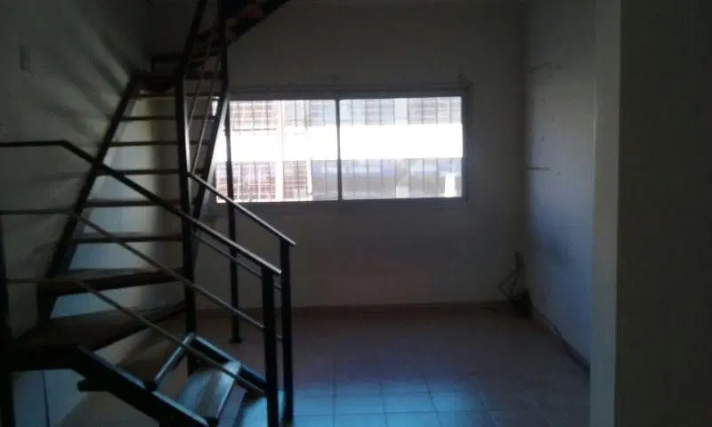 Depto monoambiente en Caseros zona Centro. Apto Profesional 5