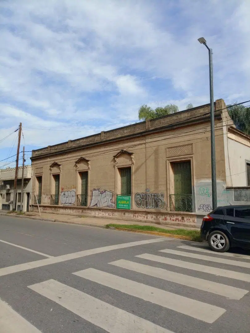 ALQUILER GALPON DEPOSITO. CASEROS 4