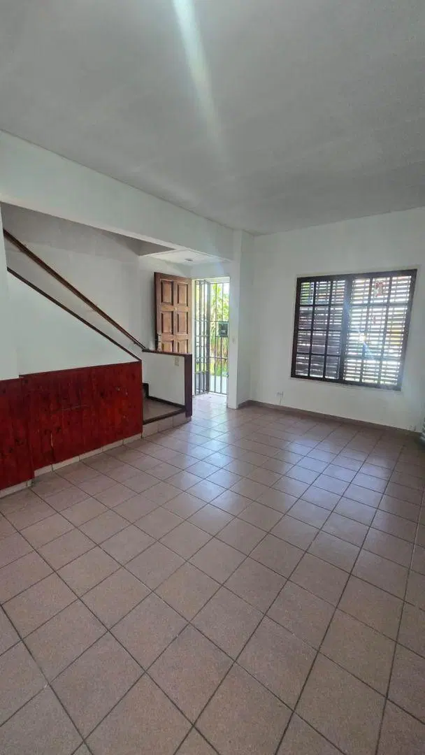 EXCELENTE DEPARTAMENTO PH 3amb. c/COCHERA CASEROS ZONA CENTRICA 3