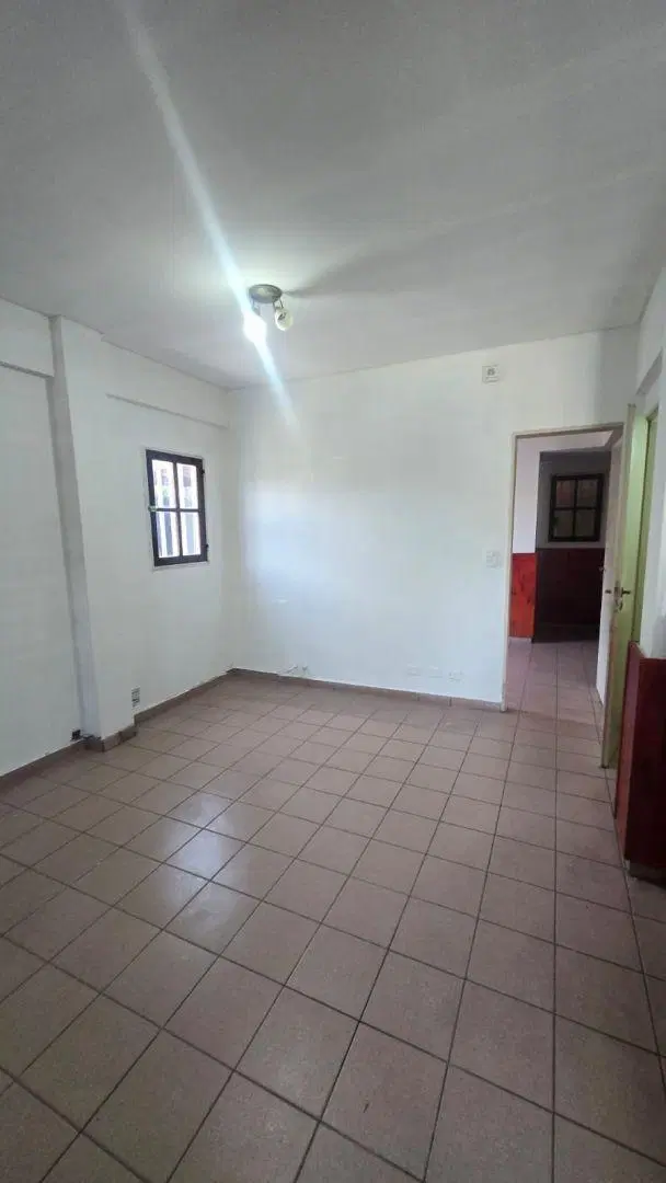 EXCELENTE DEPARTAMENTO PH 3amb. c/COCHERA CASEROS ZONA CENTRICA 2