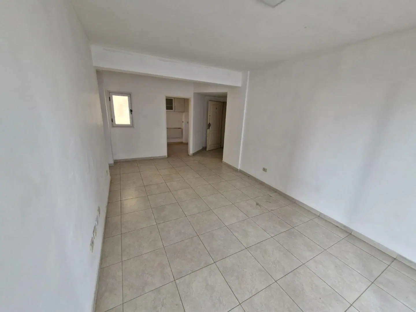 DEPARTAMENTO con BALCON 2 AMB. COCHERA. CASEROS CENTRO 5