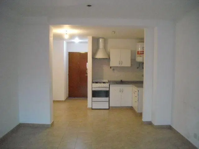 Departamento MONOAMB. al FRENTE.APTO PROFESIONAL. CASEROS CENTRO. 4