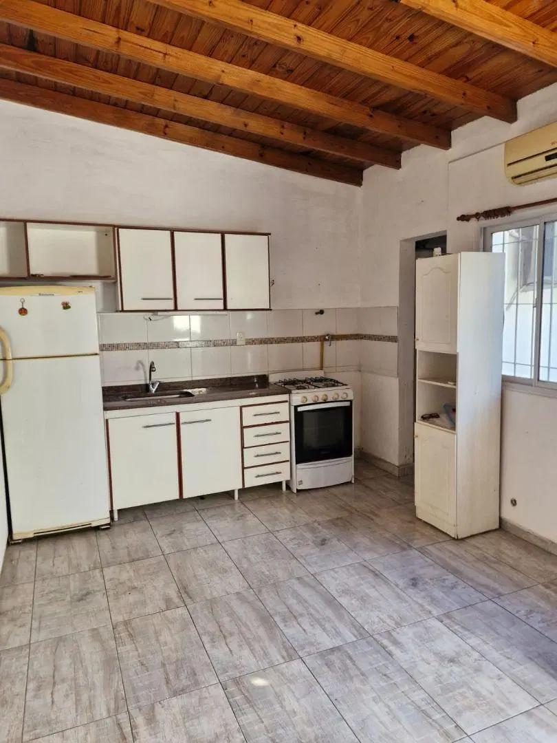 Casa 3 ambientes. | Lisandro de la Torre al 3300 5