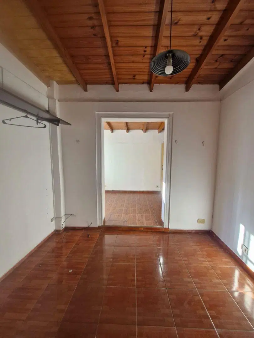 Casa 3 ambientes. | Lisandro de la Torre al 3300 4