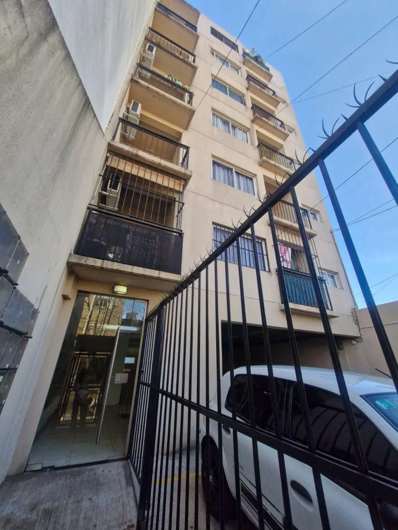 Departamento monoambiente. | Rauch al 2000 3