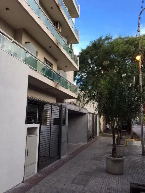VENTA DEPARTAMENTO 2 AMB. c/BALCON. CASEROS CENTRO 2
