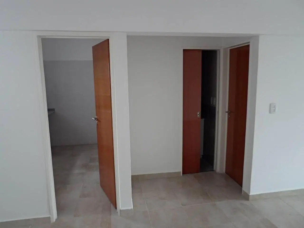 VENTA DEPARTAMENTO 2 AMB. c/BALCON. CASEROS CENTRO 4