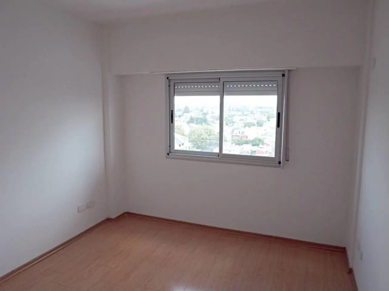VENTA DEPARTAMENTO 2 AMB. c/BALCON. CASEROS CENTRO 8