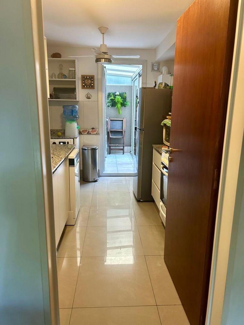 Foto de HERMOSO SEMIPISO AL FRENTE 3 AMB, COCHERA, PATIO, BAULERA Y AMPLIO, imagen 2