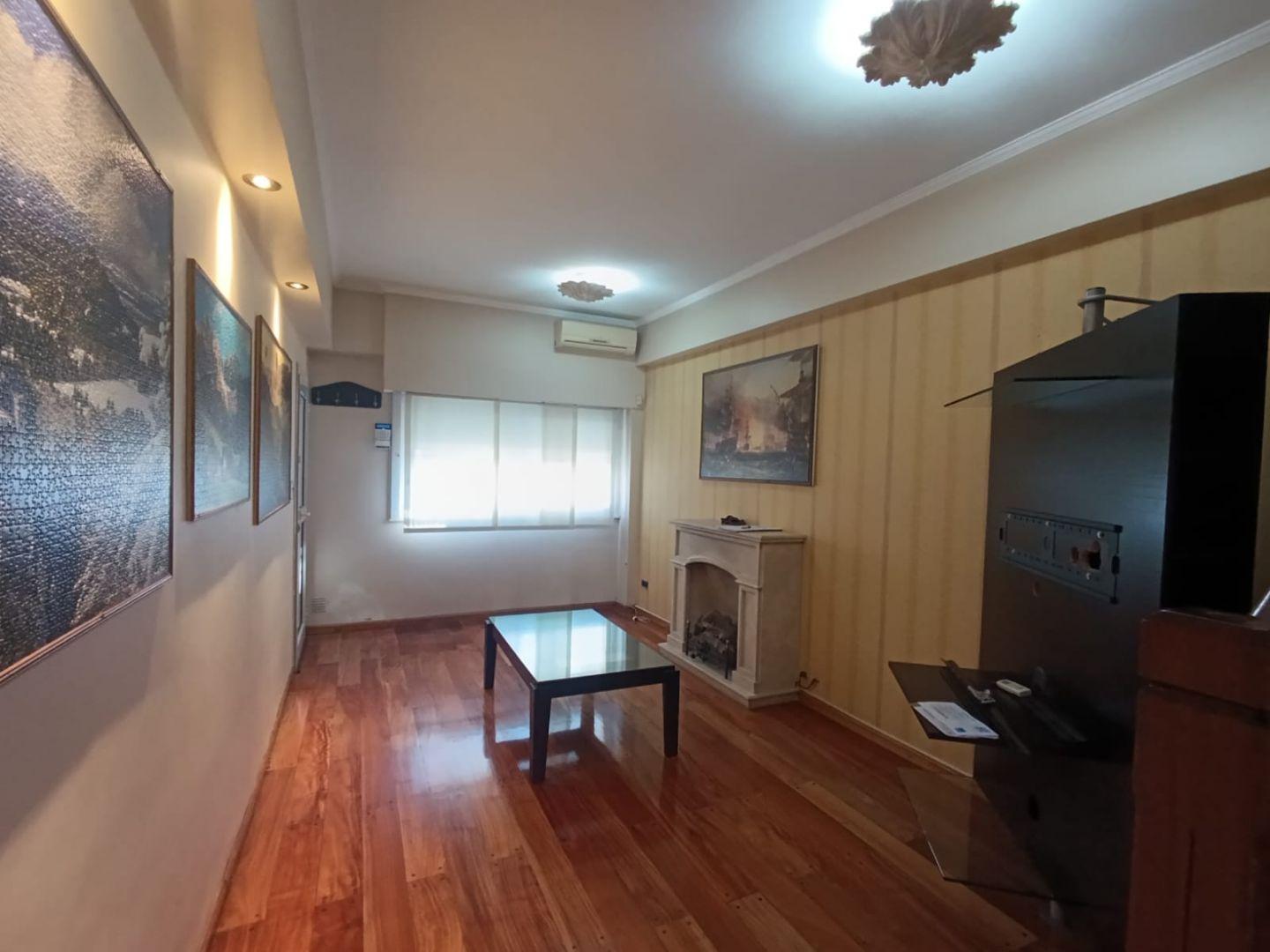 Foto de DUPLEX 4 AMBIENTES con PATIO, JARDIN,PARRILLA en Caseros Centro, imagen 3
