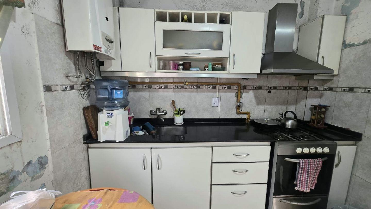Foto de VENTA PH 3 Ambientes.PARQUE. CASEROS, imagen 2