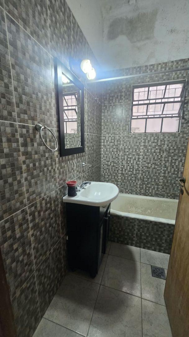 Foto de VENTA PH 3 Ambientes.PARQUE. CASEROS, imagen 5