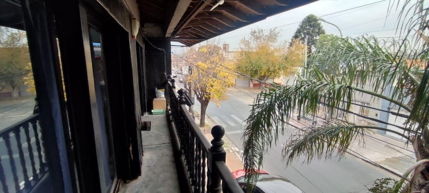 Foto de Venta de Casa Multifamiliar de 5 Ambientes en Caseros, imagen 1