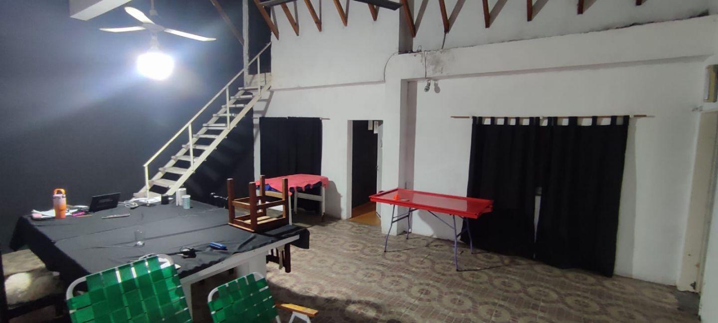 Foto de Venta de Casa Multifamiliar de 5 Ambientes en Caseros, imagen 3