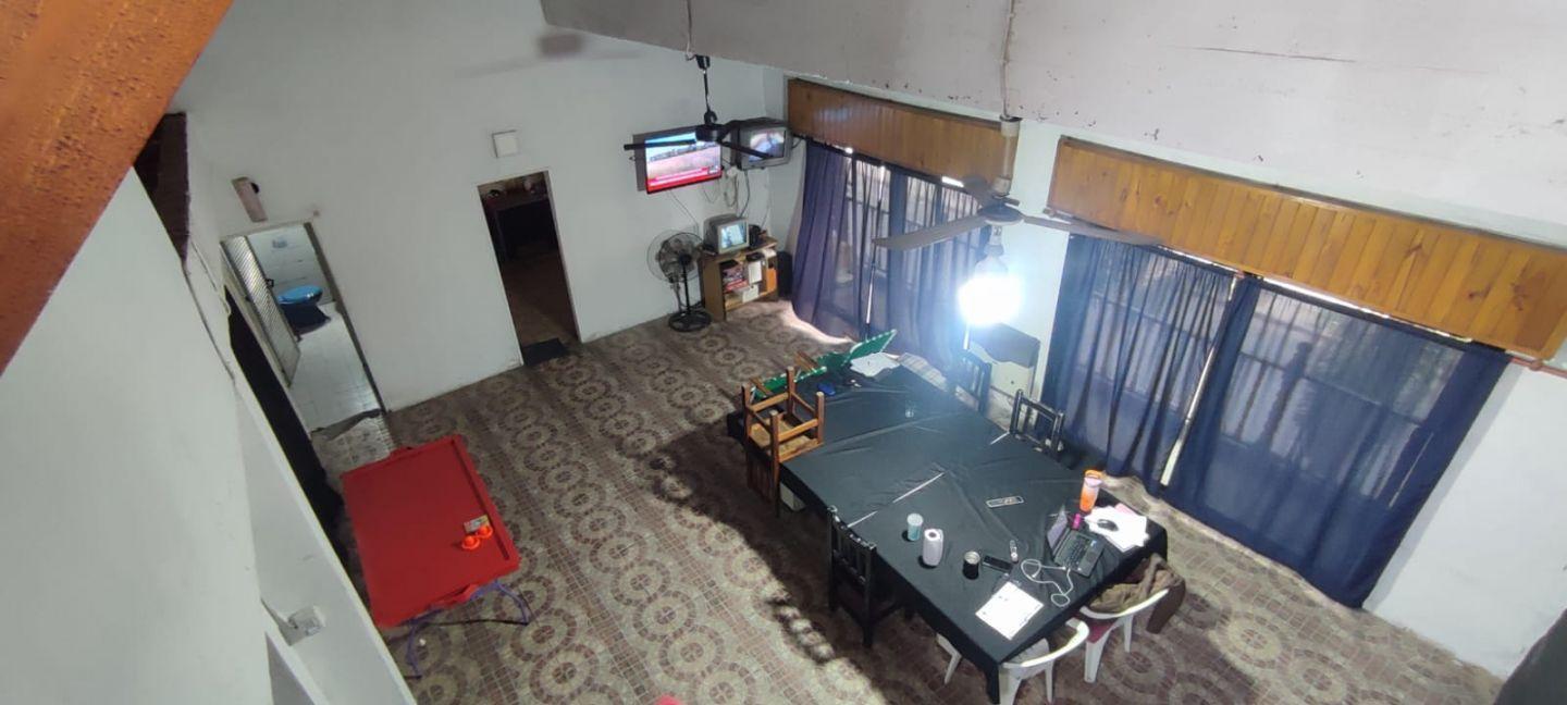 Foto de Venta de Casa Multifamiliar de 5 Ambientes en Caseros, imagen 2