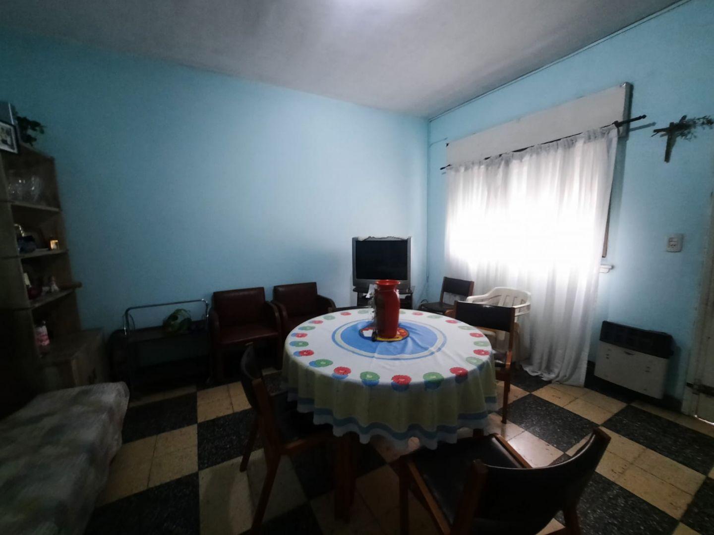 Foto de VENTA PH TIPO CASA 3 AMB. FRENTE. PATIO. CASEROS, imagen 4