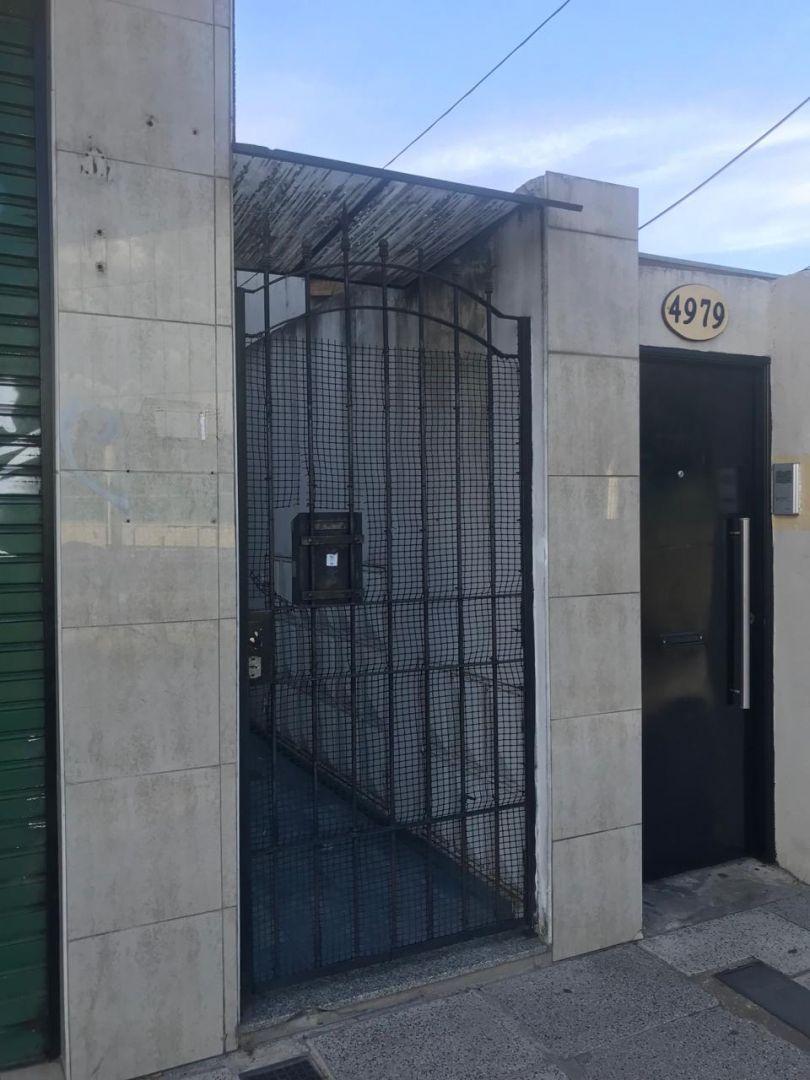 Foto de Venta de Departamento 2 AMBIENTES en Lado Norte, Caseros SIN EXPENSAS (, imagen 2