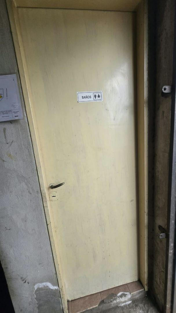 Foto de GALPON . PERCIANA. DOS PORTON. CASEROS, imagen 4