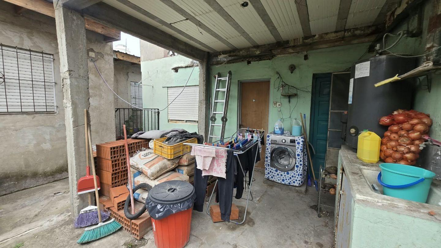 Foto de CASA EN BLOQUE A REFACCIONAR. LOTE 254 m2. CASEROS, imagen 4
