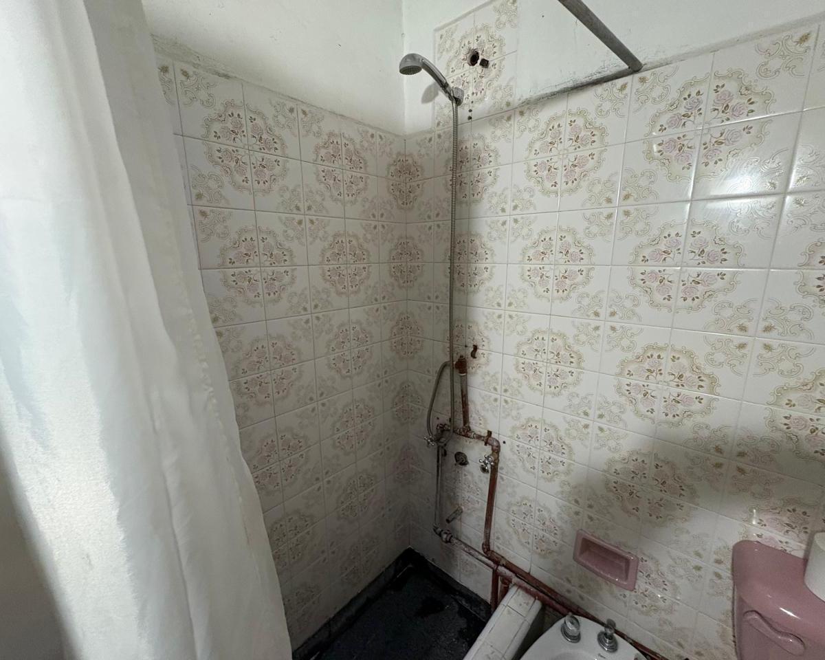 Casa Grande de 3 Ambientes con Cochera, Patio y Terraza Libre 1