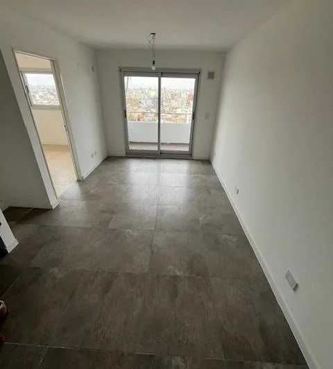 DEPARTAMENTO 2 AMBIENTES CON BALCON - SANTOS LUGARES 1