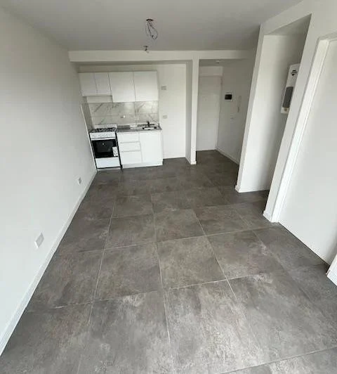 DEPARTAMENTO 2 AMBIENTES CON BALCON - SANTOS LUGARES 4