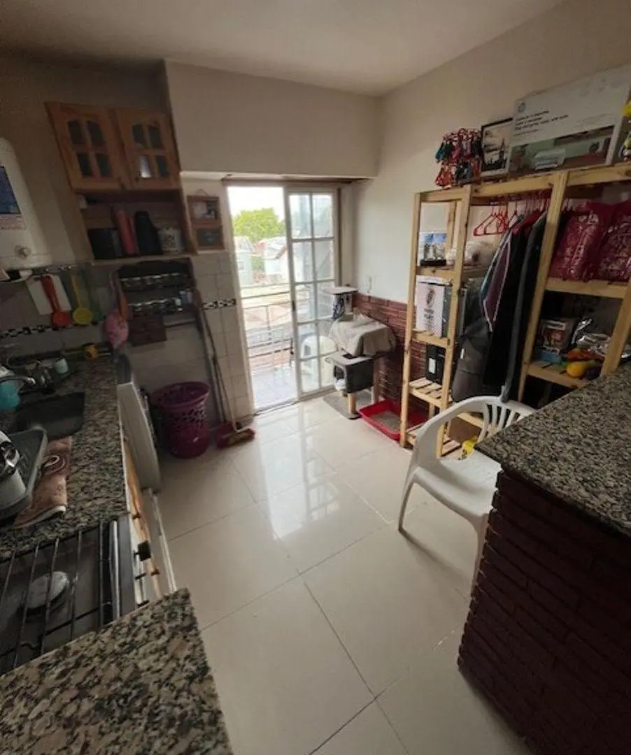 DEPARTAMENTO 2 AMBIENTES CON DOBLE BALCON EN 2DO PISO - SANTOS LUGARES 3