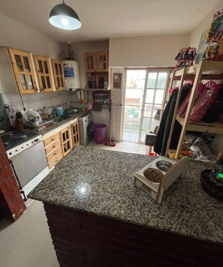 DEPARTAMENTO 2 AMBIENTES CON DOBLE BALCON EN 2DO PISO - SANTOS LUGARES 4