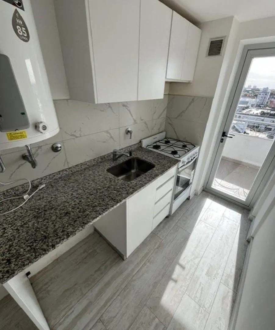 DEPARTAMENTO 3 AMBIENTES - 6TO PISO CON AMENITIES EN ULTIMO PISO - SANTOS LUGARES 3