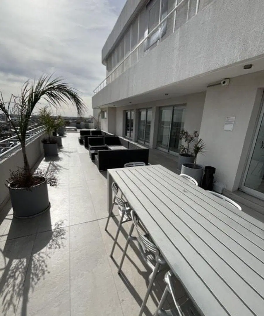 DEPARTAMENTO 3 AMBIENTES - 6TO PISO CON AMENITIES EN ULTIMO PISO - SANTOS LUGARES 4