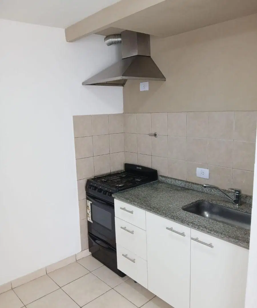 DEPARTAMENTO MONOAMBIENTE EN PRIMER PISO - SAENZ PEÑA 4