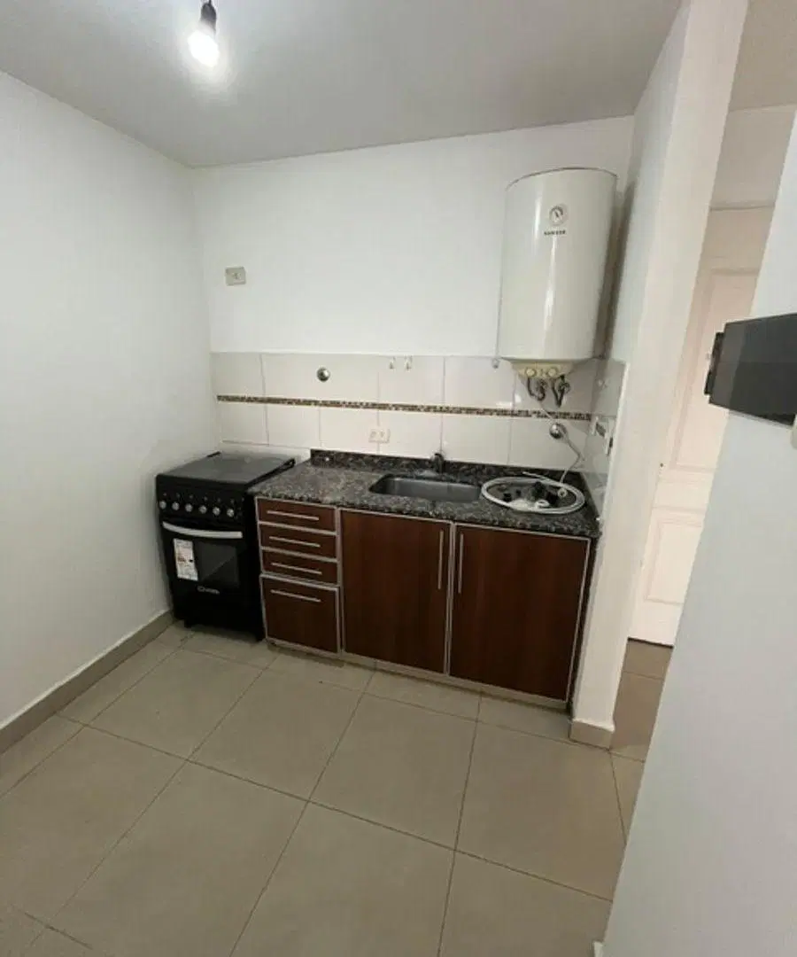 DEPARTAMENTO DOS AMBIENTES CON BALCON - SANTOS LUGARES 5