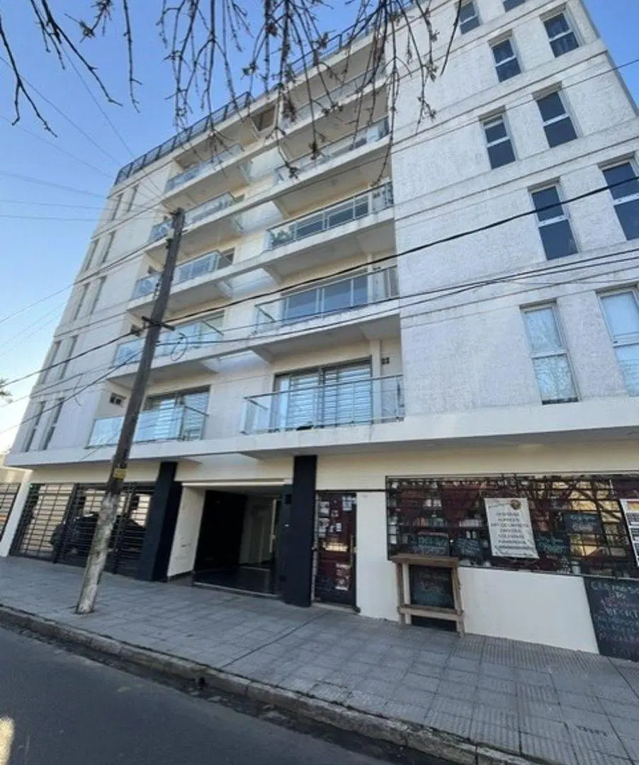 DEPARTAMENTO 2 AMBIENTES CON BALCON - SANTOS LUGARES 2