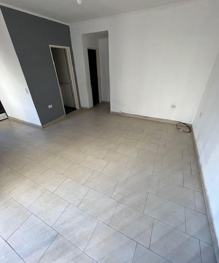 Foto de Ph 3 ambientes con patio y cochera descubierta - Sin Expensas - Villa, imagen 2
