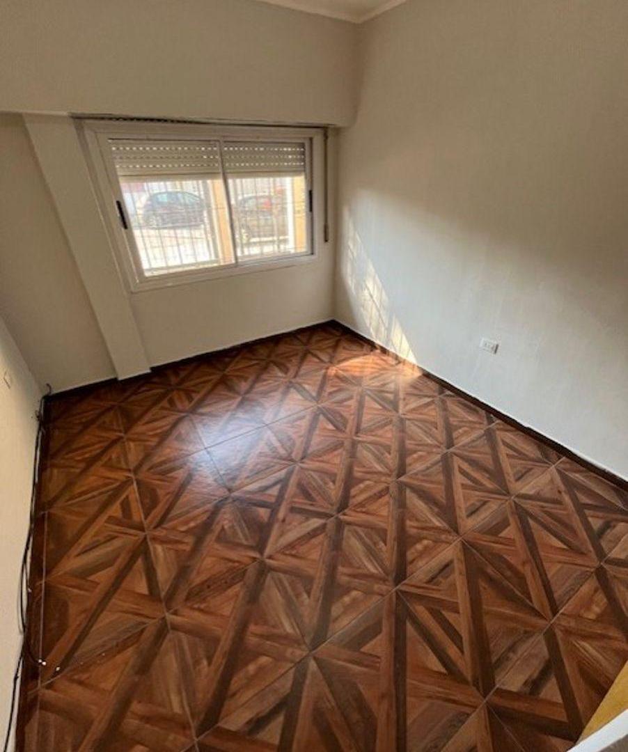 Foto de Ph 3 ambientes con patio y cochera descubierta - Sin Expensas - Villa, imagen 4