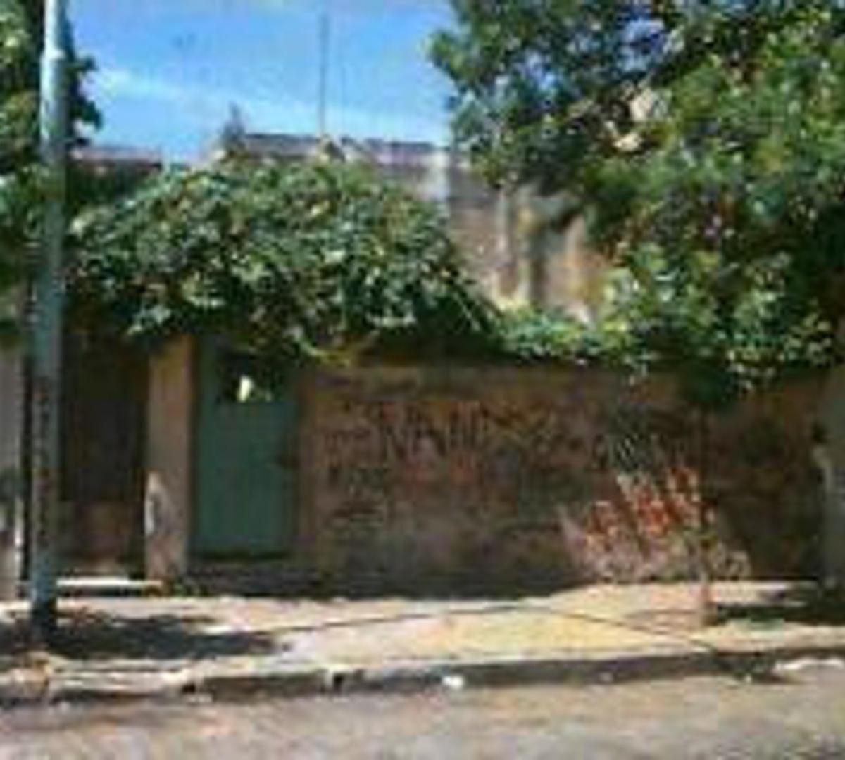 TERRENO EN VENTA EN FLORES APTO 1100 M2 VENDIBLES