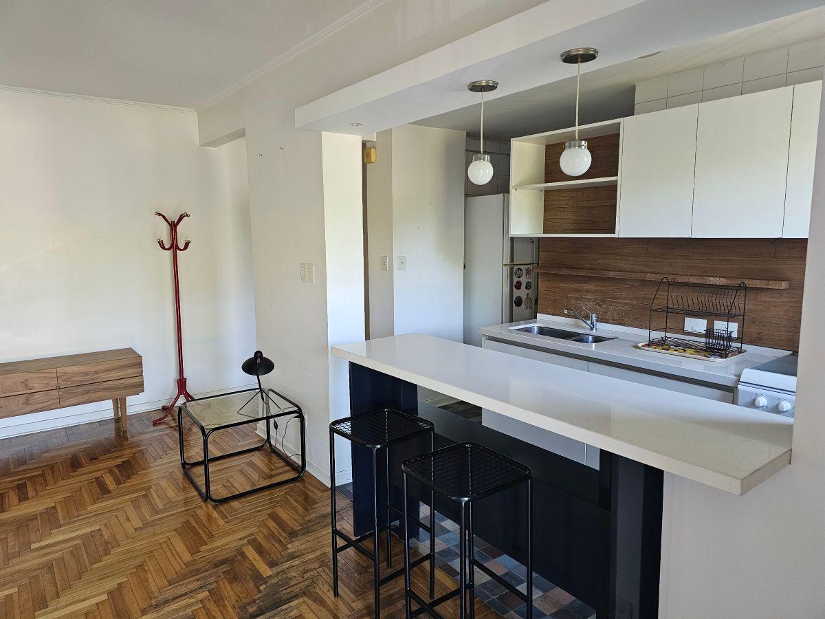 Foto de RESERVADO * SOLEADO DEPTO 3 AMB RECICLADO CON BALCONES - EN VENTA en, imagen 4