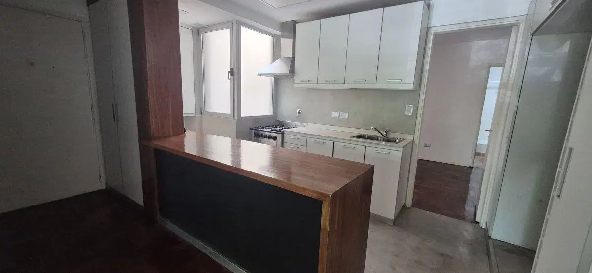 2 Ambientes con Balcón en Venta en Colegiales * 1er Piso por Escalera con Bajas Expensas! 3