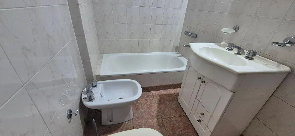 2 Ambientes con Balcón en Venta en Colegiales * 1er Piso por Escalera con Bajas Expensas! 5
