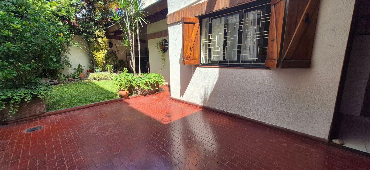 Foto de Casa 240 m² Cubiertos Más Lindo Jardín Soleado y Terraza en Devoto - Mb, imagen 2
