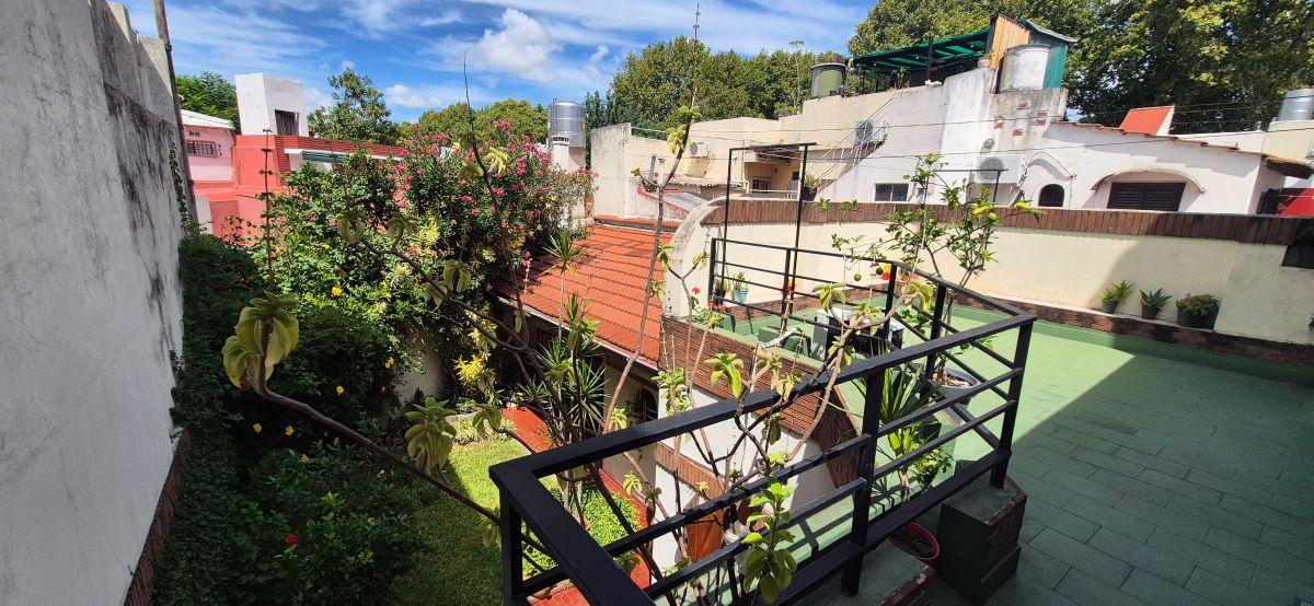 Casa 240 m² Cubiertos Más Lindo Jardín Soleado y Terraza en Devoto - Mb Estado 5 Ambientes + Quincho