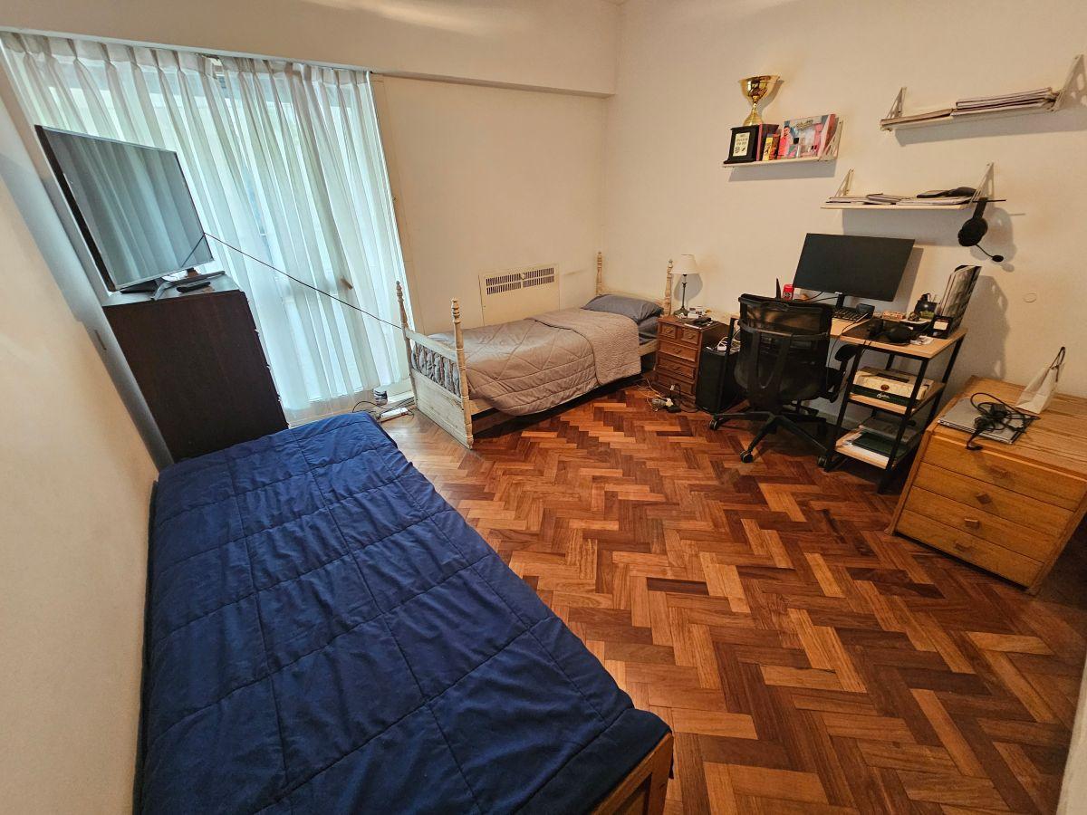 Amplio Semipiso 5 Ambientes en Venta en Edificio de Categoría en Lo Mejor de Recoleta!