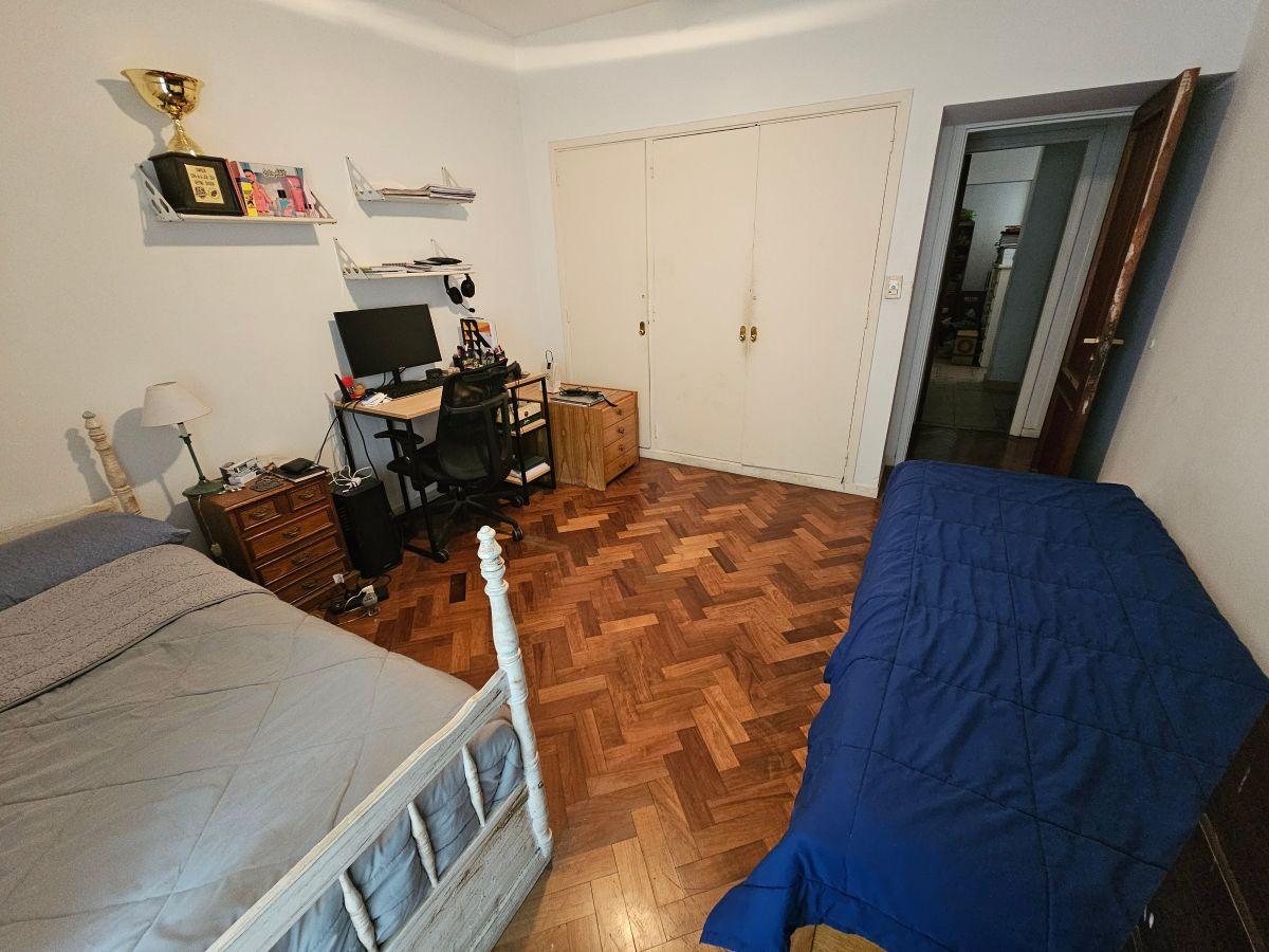 Amplio Semipiso 5 Ambientes en Venta en Edificio de Categoría en Lo Mejor de Recoleta!