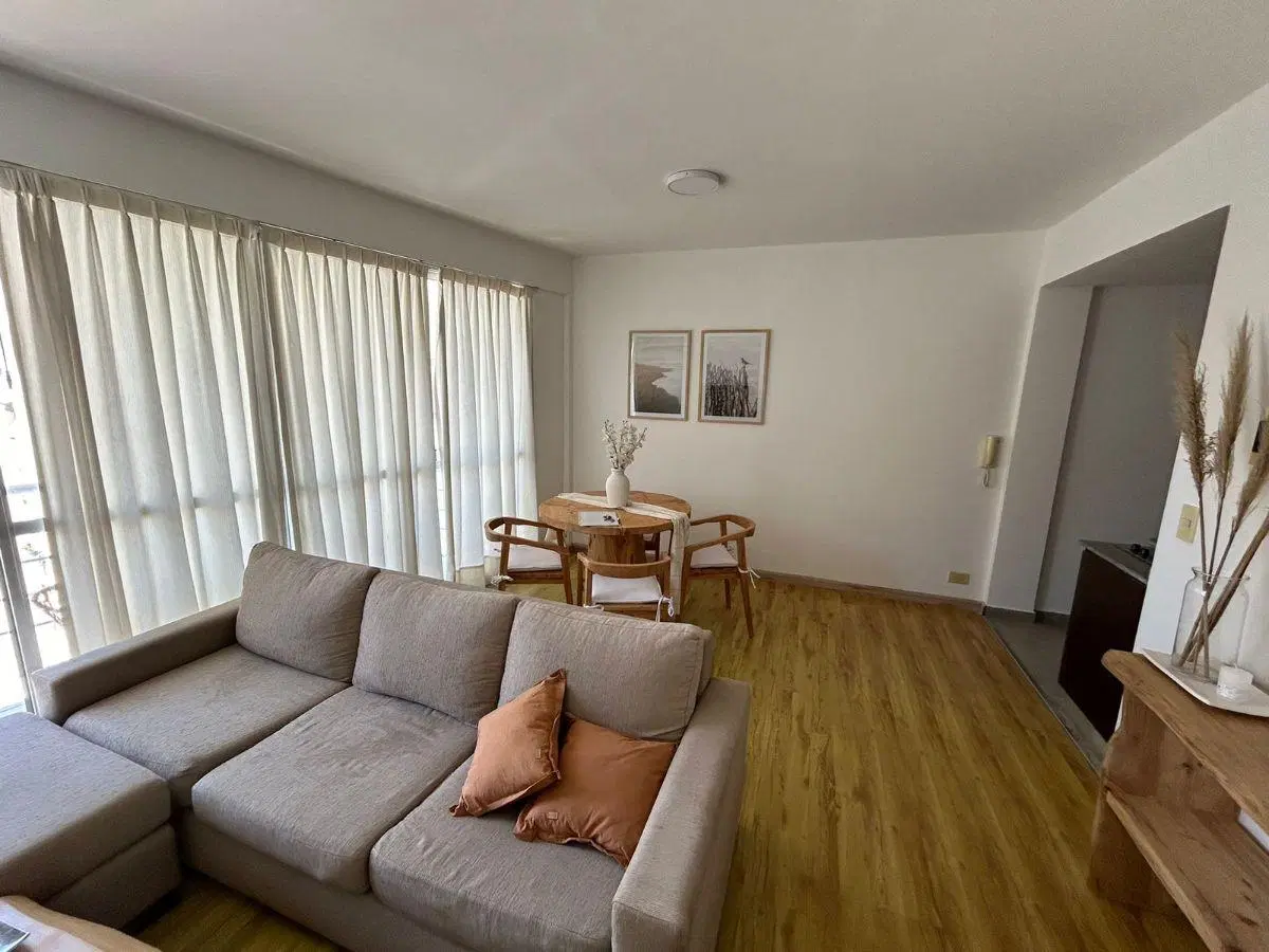 En Venta Luminoso Depto 2 Amb con Balcón y Cochera en Recoleta / Palermo 3