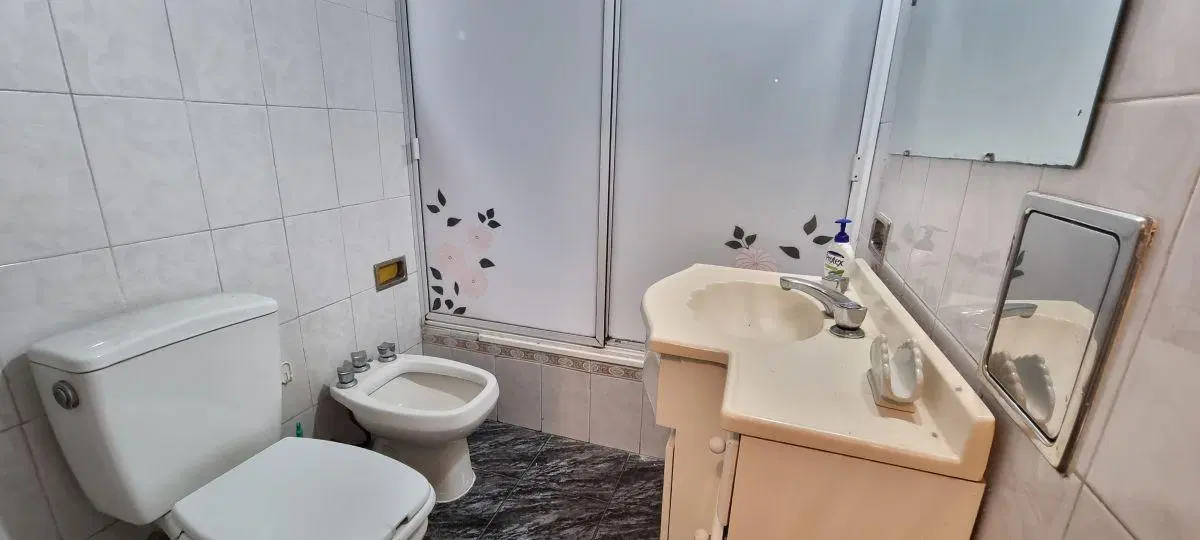 VENTA 3 AMBIENTES + DEP * A RECICLAR Zona Centro
62 m2 Apto profesional A metros de Av. 9 de Julio 8