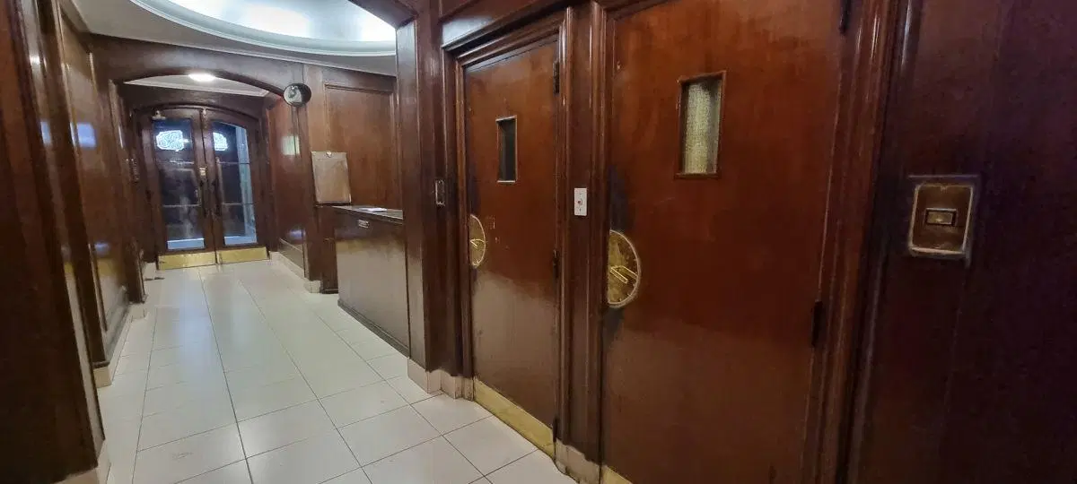 VENTA 3 AMBIENTES + DEP * A RECICLAR Zona Centro
62 m2 Apto profesional A metros de Av. 9 de Julio 5