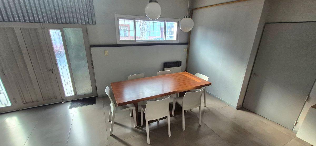 Foto de Oportunidad en Saavedra Casa PH en Esquina de 300 m2 cubiertos con gran, imagen 2