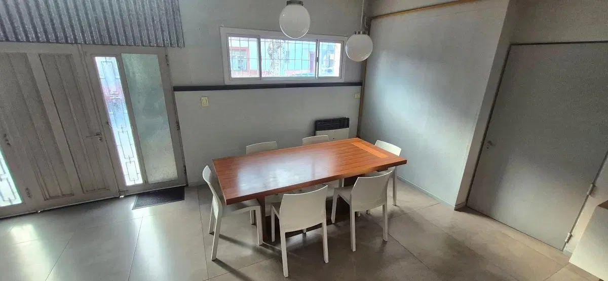 Oportunidad en Saavedra Casa PH en Esquina de 300 m2 cubiertos con gran parque En venta Vvda+estudio 2