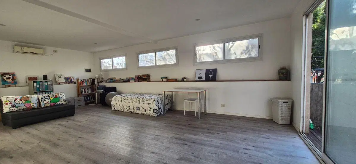 Oportunidad en Saavedra Casa PH en Esquina de 300 m2 cubiertos con gran parque En venta Vvda+estudio 8